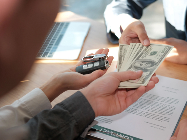 华阴讨债公司分享债务纠纷解决途径对比：诉讼与委托催收的成本收益分析